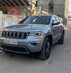 جیپ گراند شیرۆکی